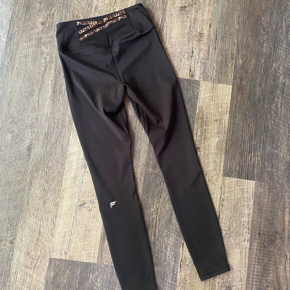 Fabletics Trinity Motion365+ High-Waisted Legging - Picture 3 of 7